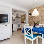 Pet Friendly In With Wifi بيت للعطل Brzac