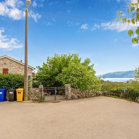 Pet Friendly In With Wifi Сasa de vacaciones Brzac